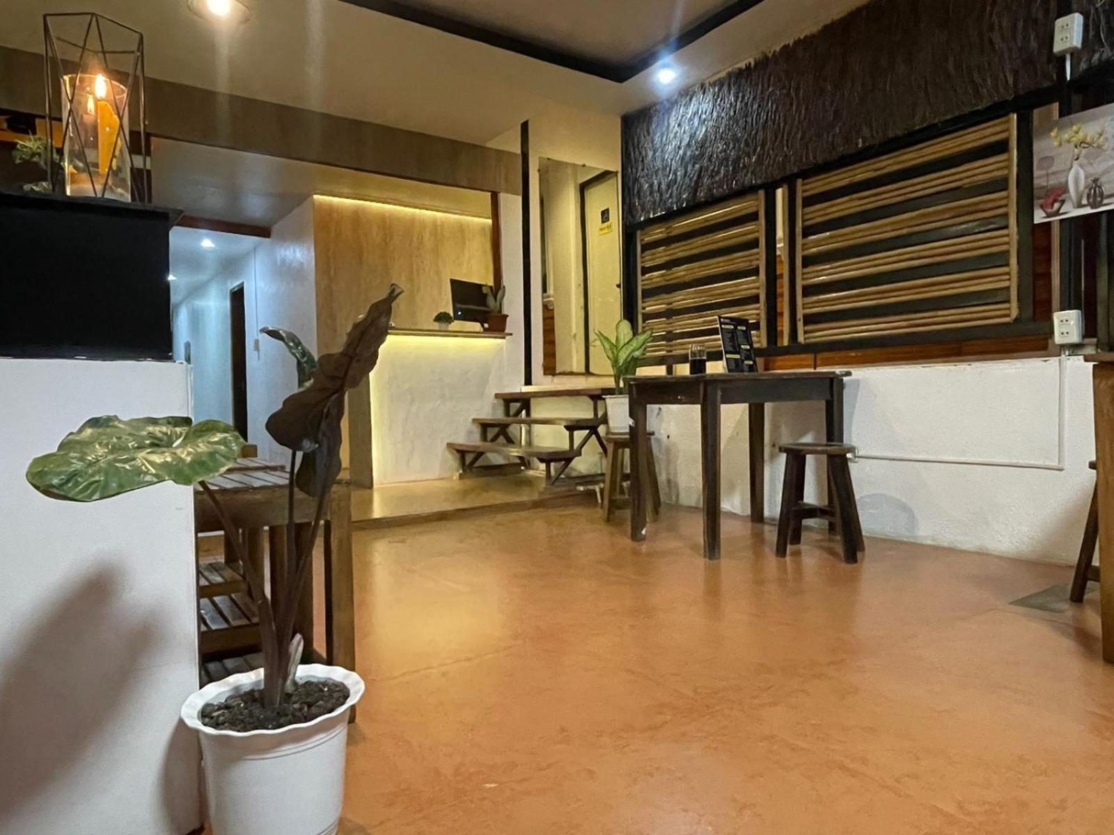 Trail Inn Puerto Princesa Exteriör bild